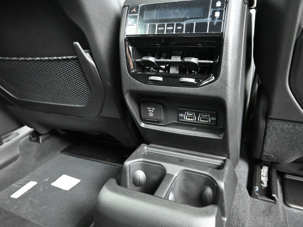 2025 Jeep Grand Cherokee Altitude X photo 8