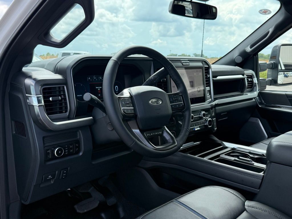2025 Ford F-250 Platinum photo 3