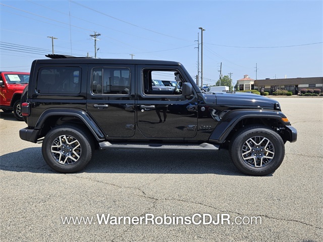 2025 Jeep Wrangler Sahara photo 12
