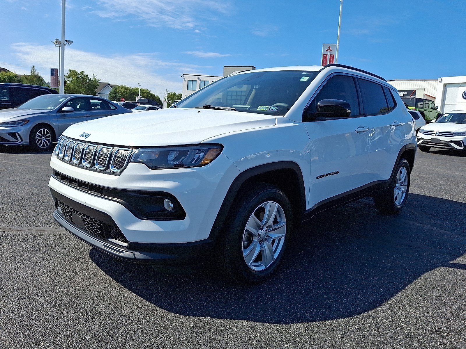 2022 Jeep Compass Latitude photo 2