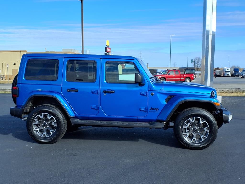 2025 Jeep Wrangler Sahara photo 2