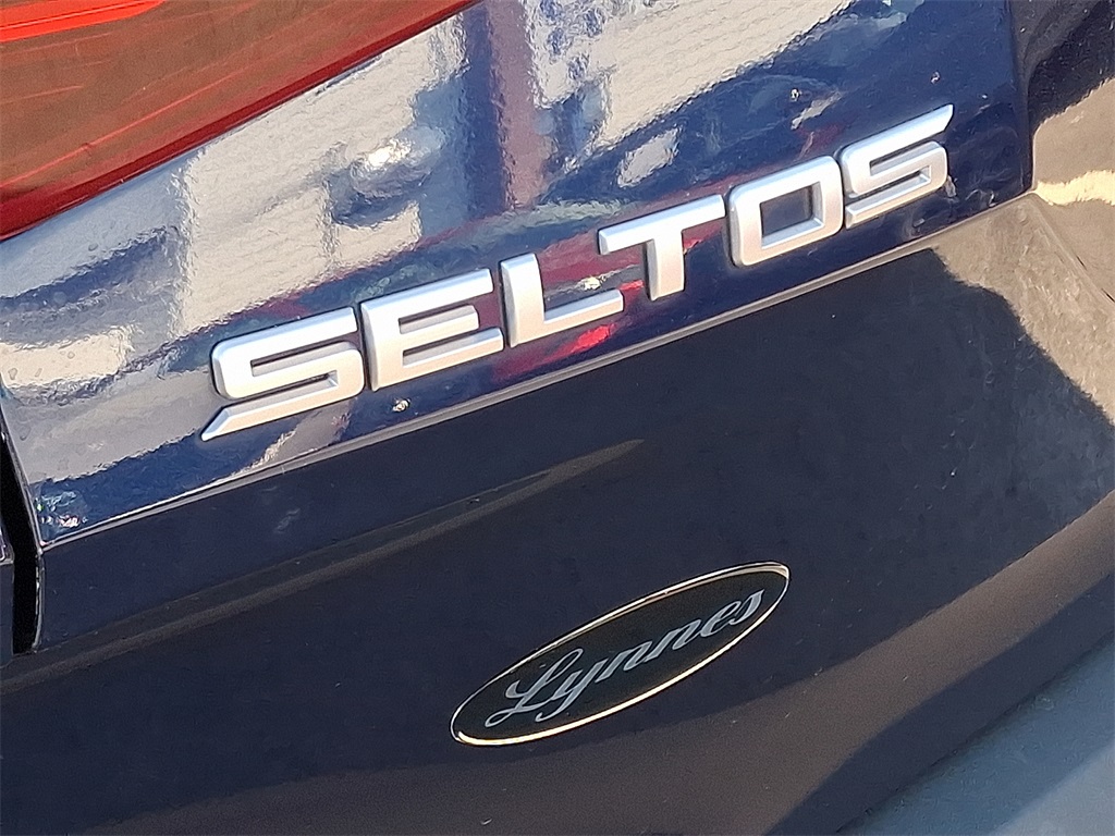 2022 Kia Seltos S photo 24