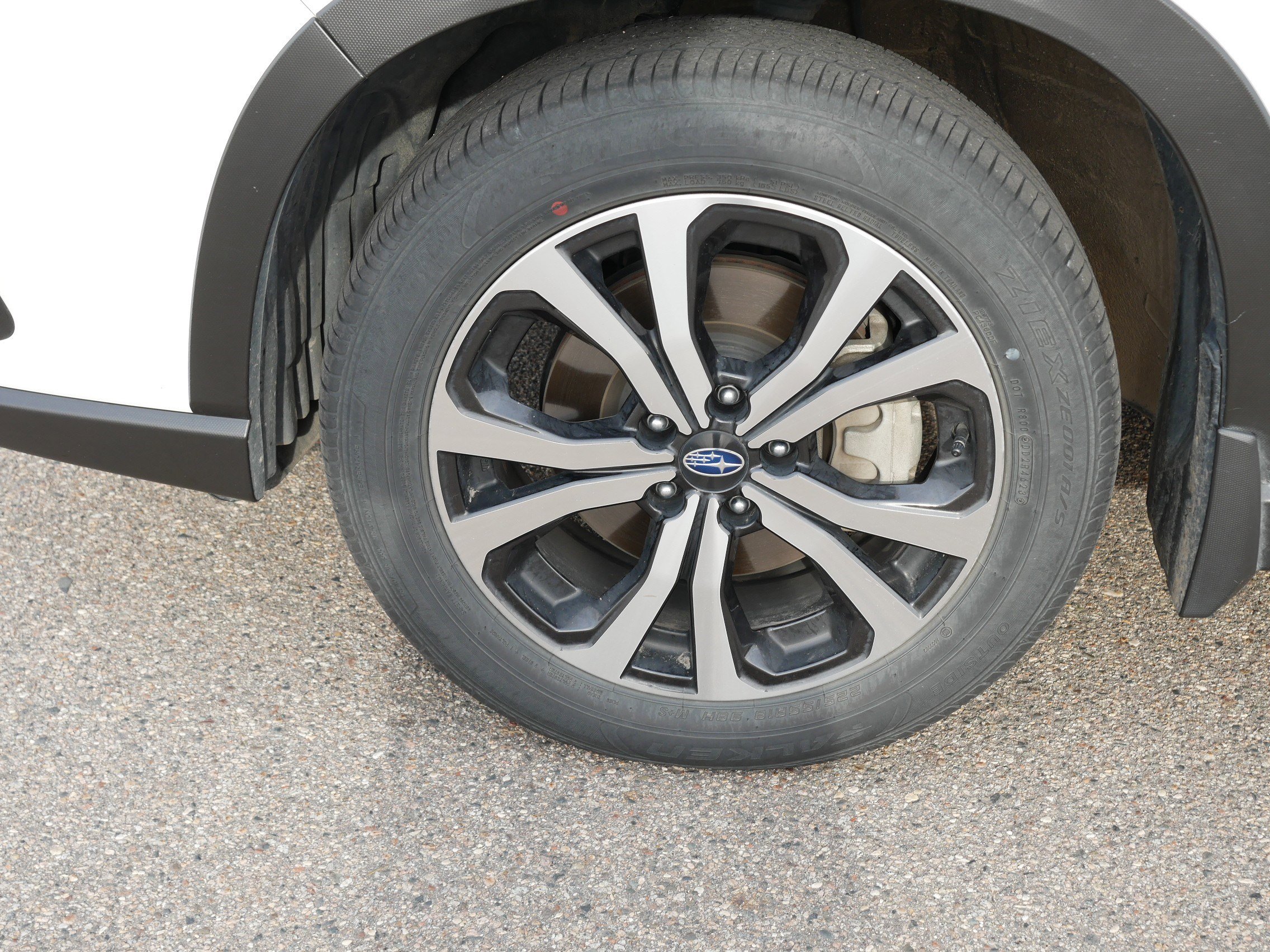 2024 Subaru Forester Limited Base photo 3