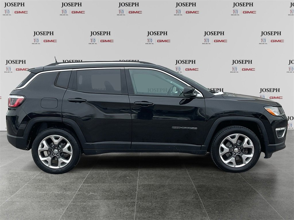 2018 Jeep Compass Limited's photo
