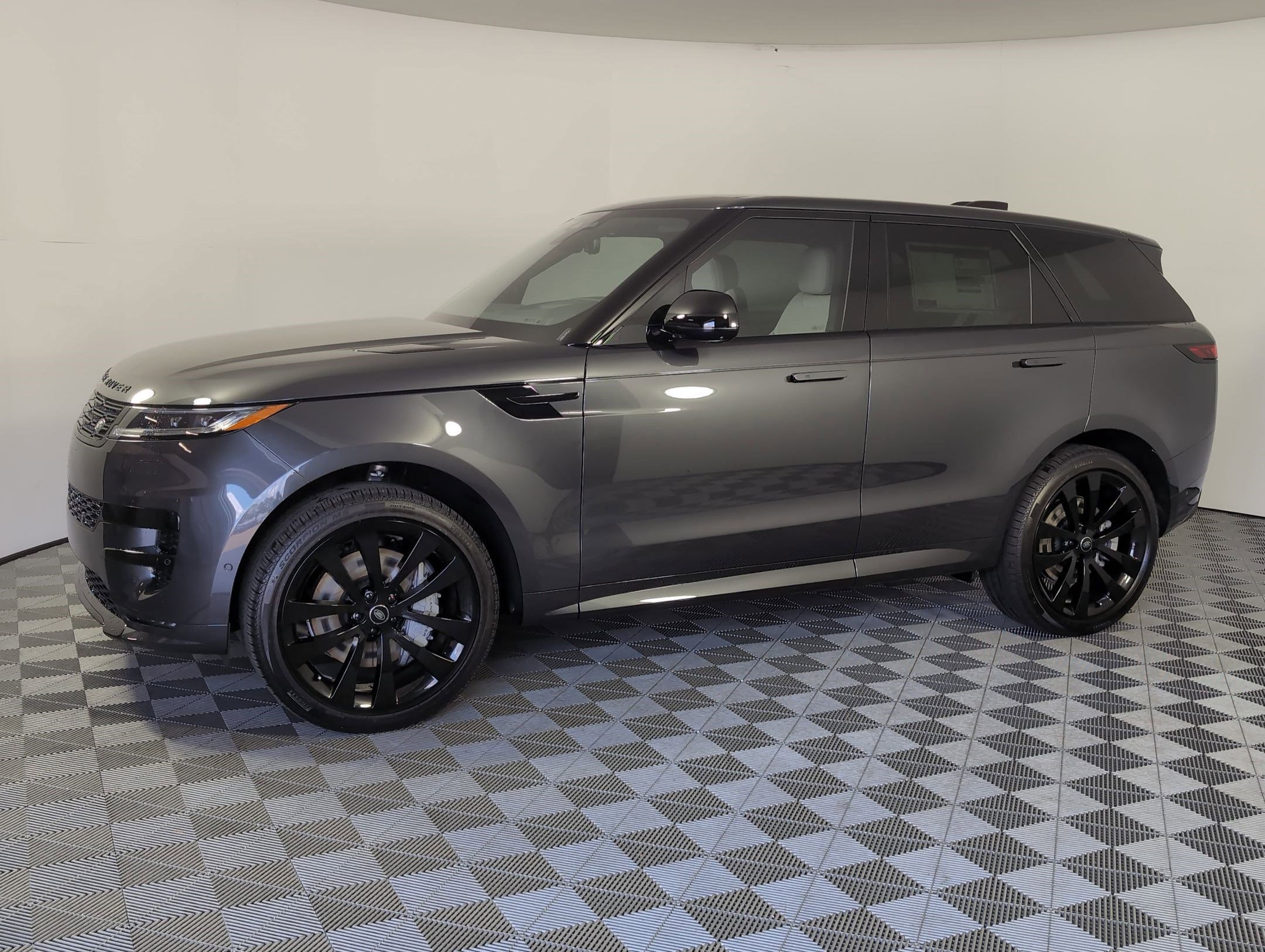 2025 Land Rover Range Rover Sport Dynamic SE's photo