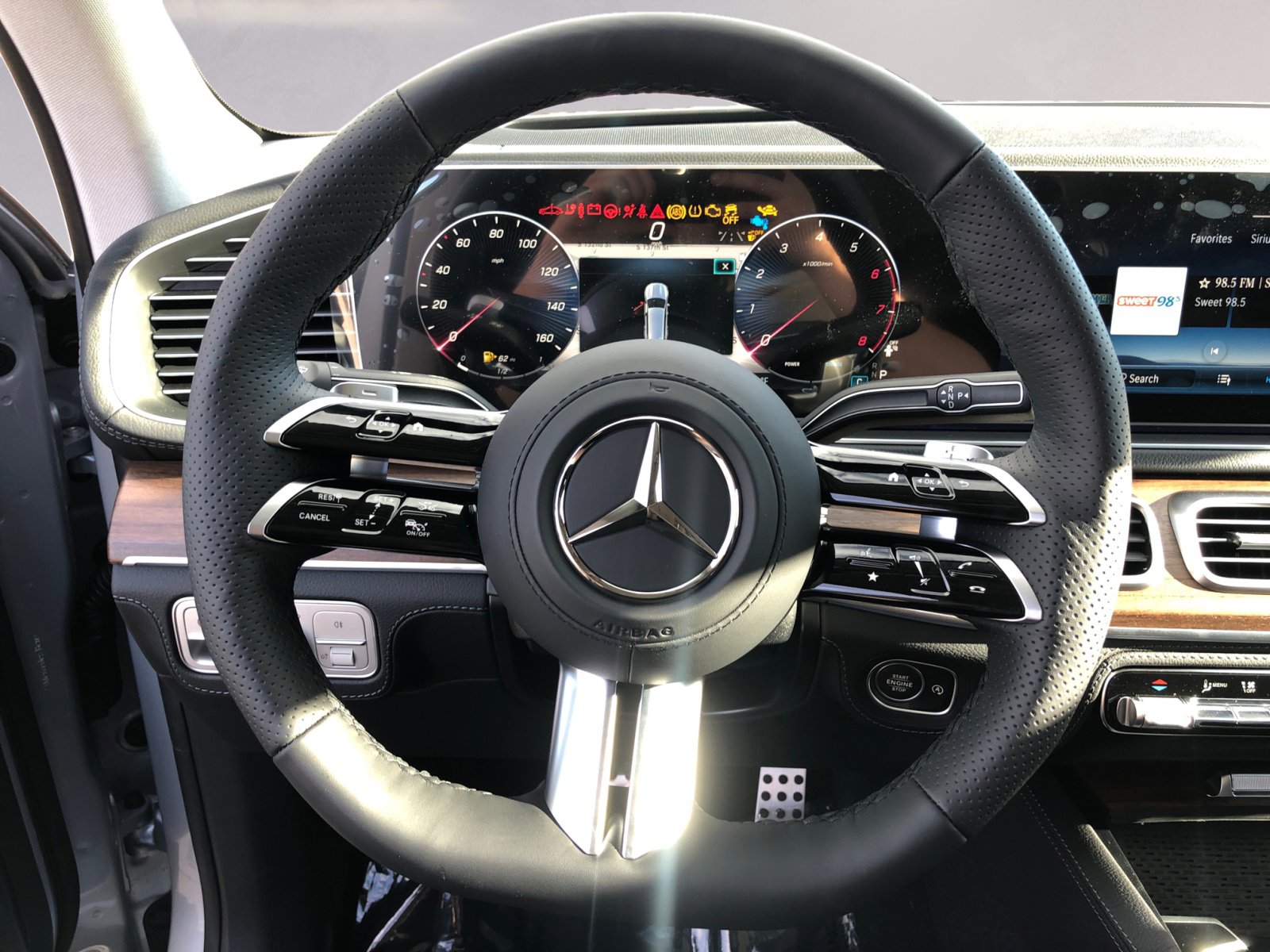 2025 Mercedes Benz GLS 450 4MATIC photo 10