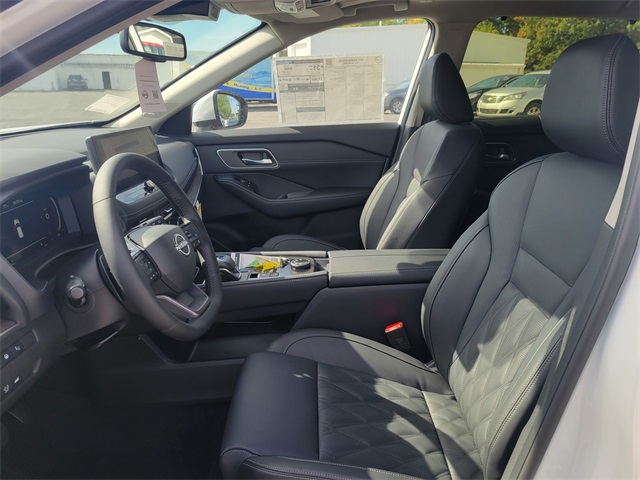 2026 Nissan Rogue Platinum photo 10