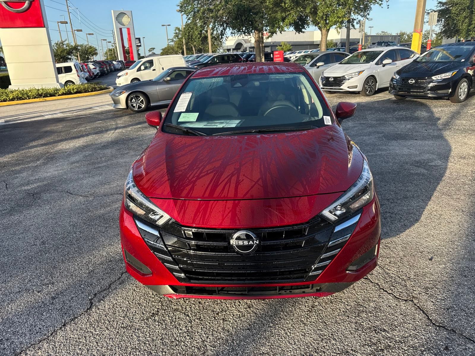 2025 Nissan Versa 1.6 SV photo 3