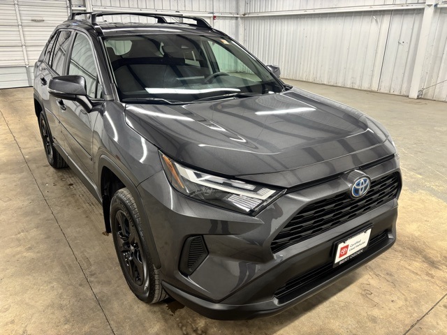 2024 Toyota RAV4 XLE's photo