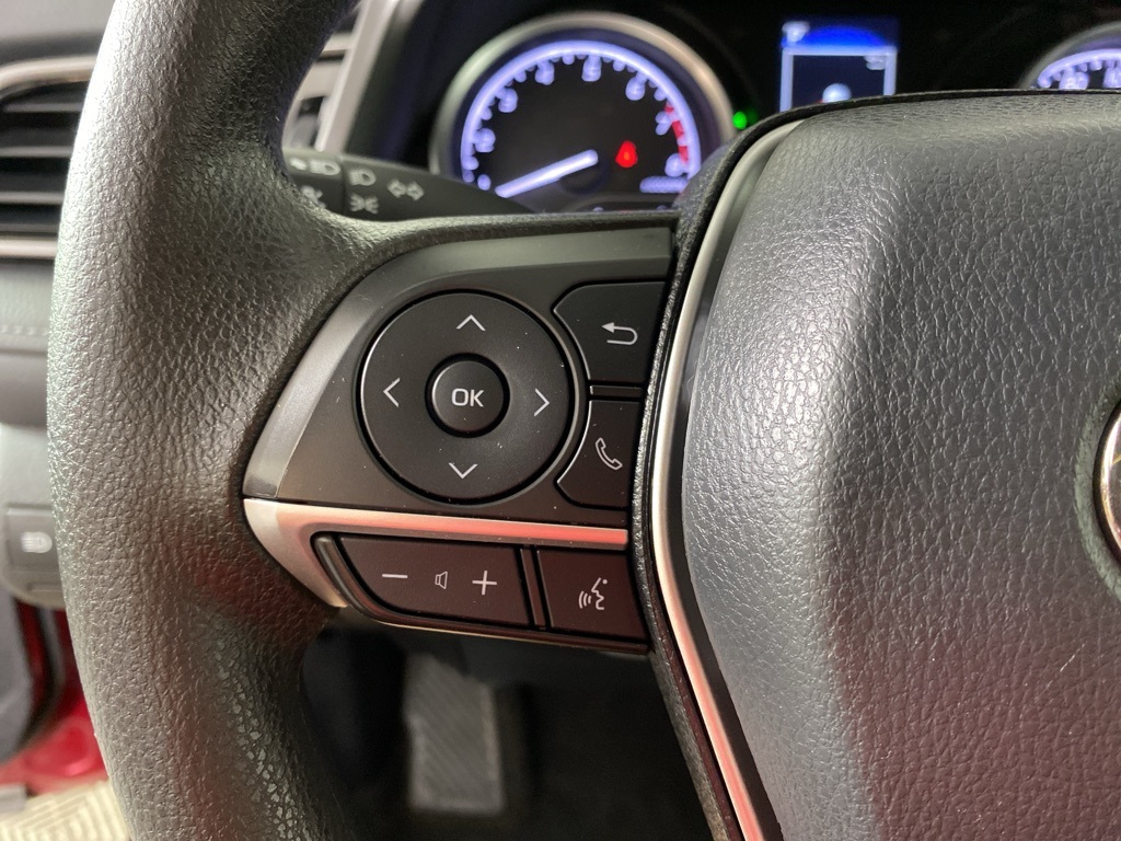2022 Toyota Camry LE photo 8