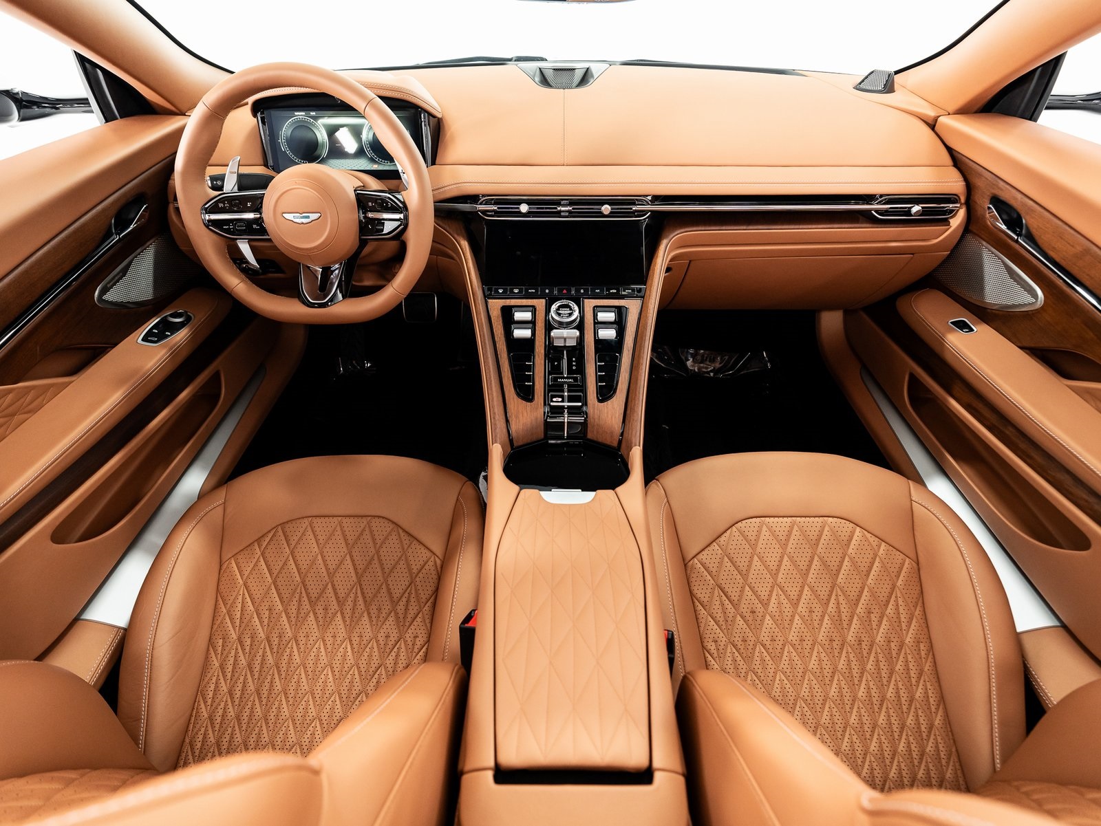 2025 Aston Martin DB12 photo 24
