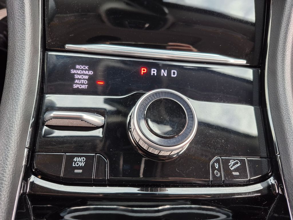 2023 Jeep Grand Cherokee Anniversary Edition photo 19