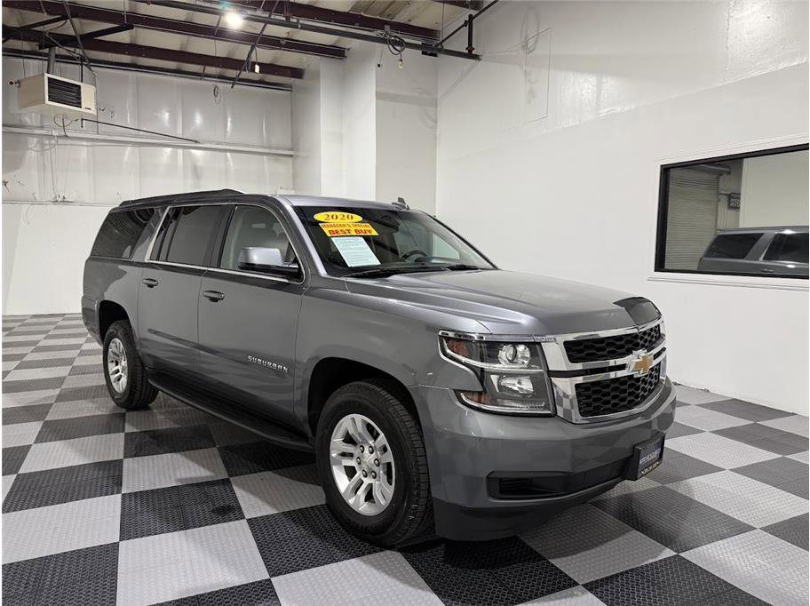 2020 Chevrolet Suburban LS photo 2