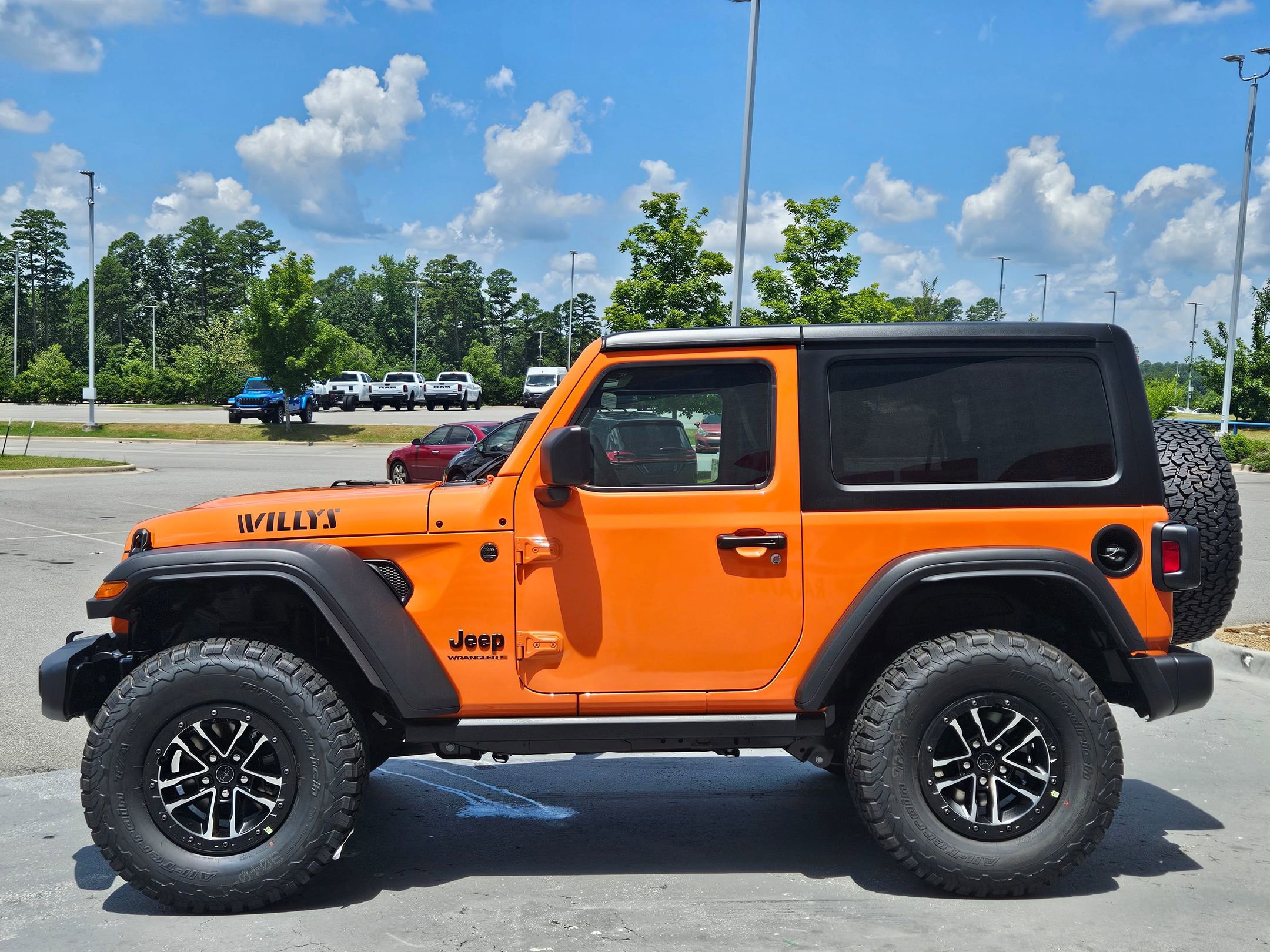 2025 Jeep Wrangler Willys photo 4