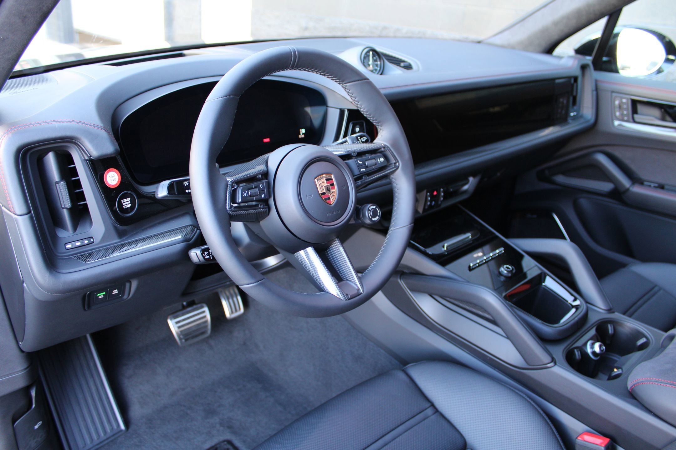 2026 Porsche Cayenne GTS photo 4