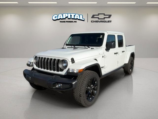2025 Jeep Gladiator Nighthawk's photo