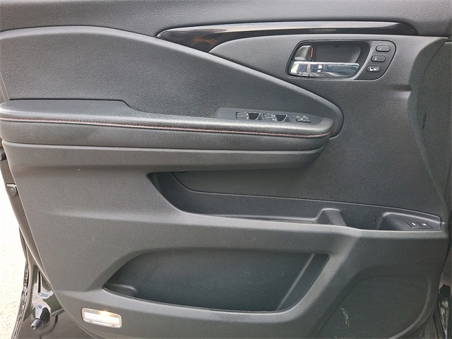 2022 Honda Pilot Black Edition photo 7