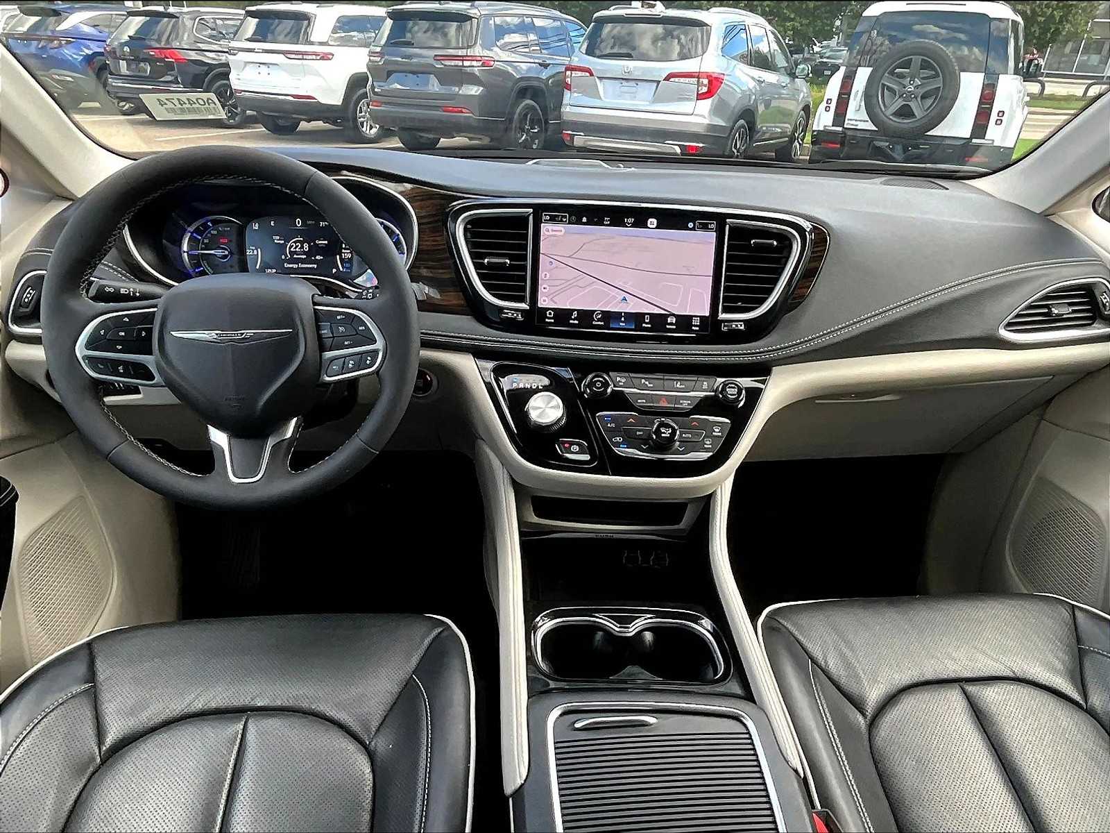 2023 Chrysler Pacifica Hybrid Limited photo 22