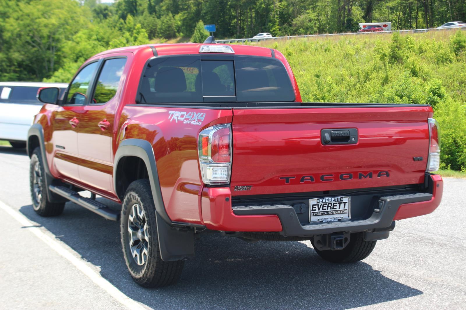 2023 Toyota Tacoma TRD photo 4