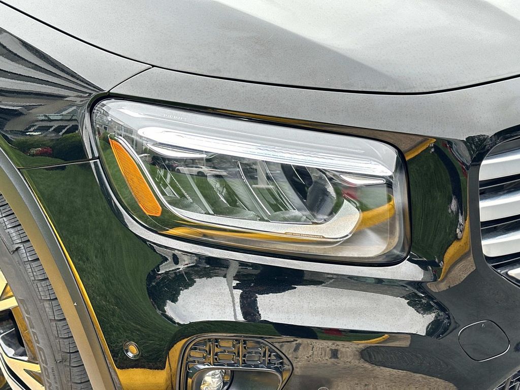 2024 Mercedes Benz GLB 250 4MATIC photo 4