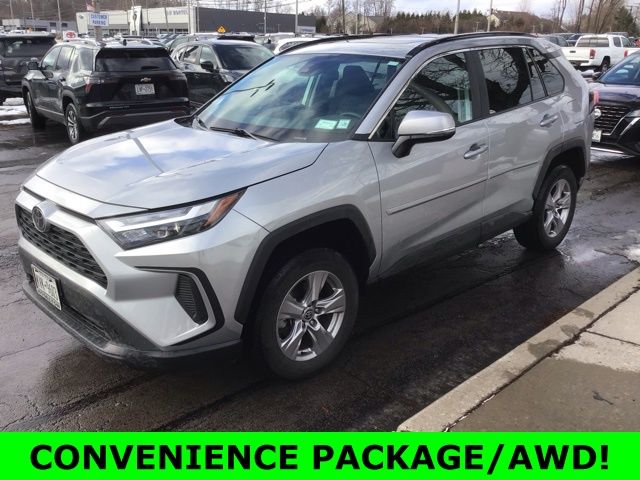 2023 Toyota RAV4 XLE's photo