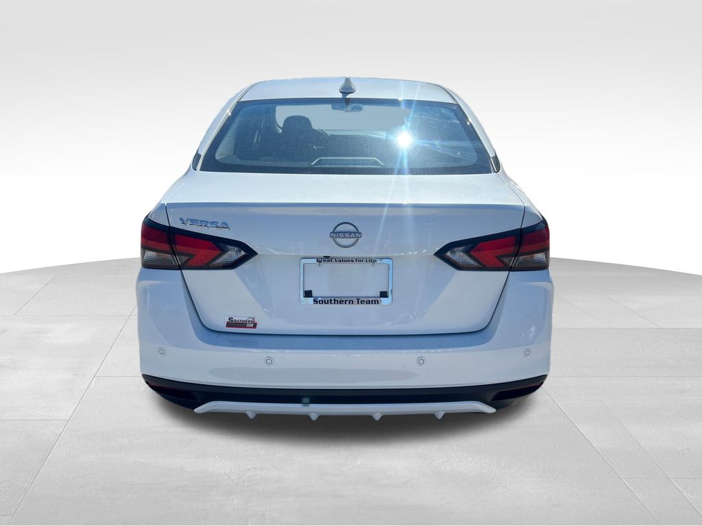 2025 Nissan Versa 1.6 SV photo 3