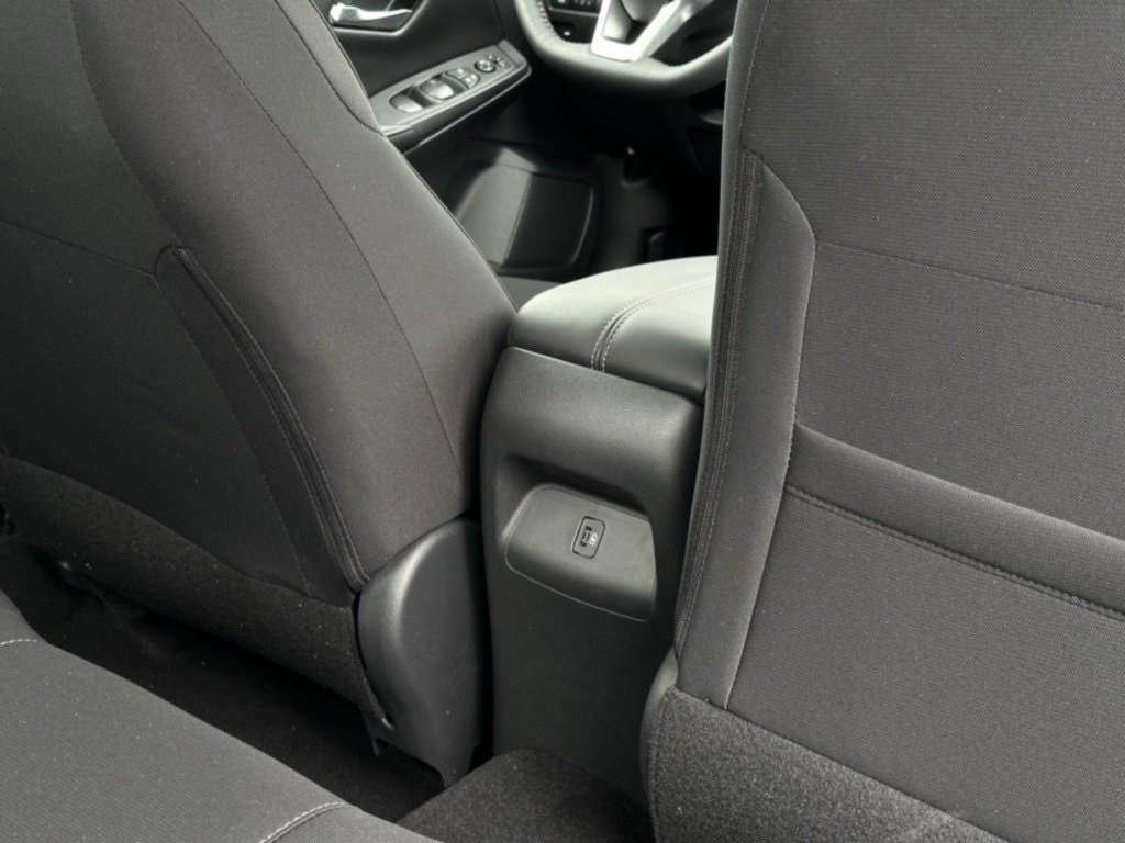 2025 Nissan Sentra SV photo 23