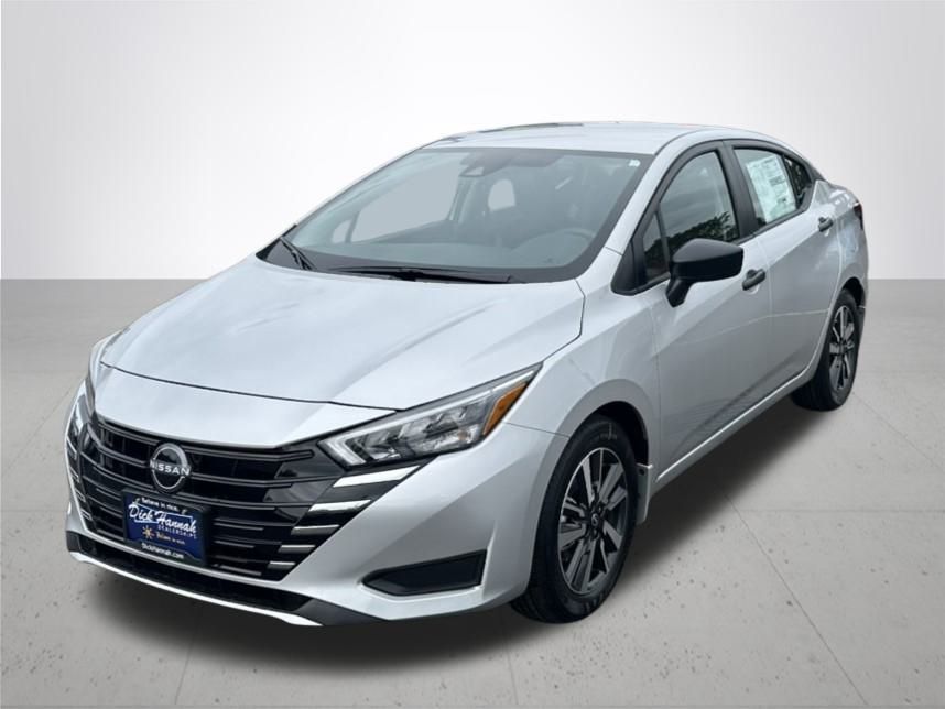 2025 Nissan Versa 1.6 S photo 2