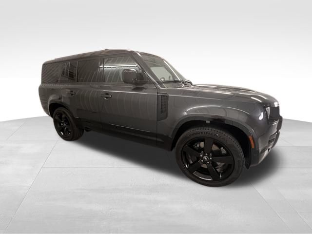 2025 Land Rover Defender 130 X-Dynamic SE photo 5
