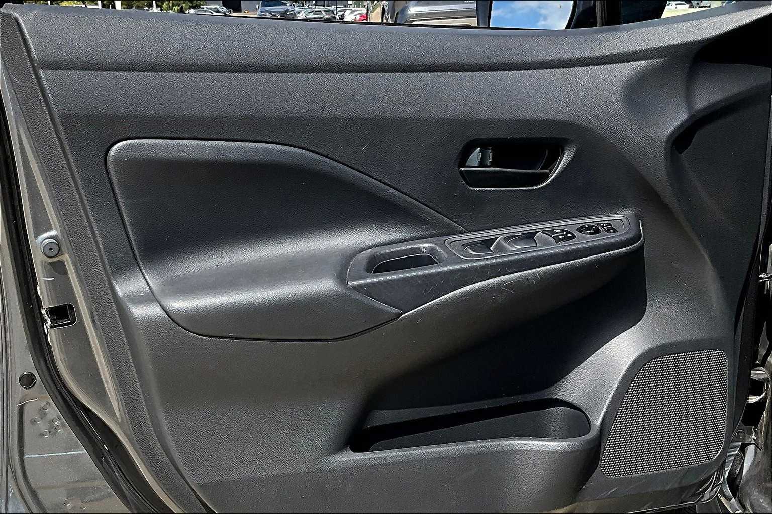 2023 Nissan Versa S photo 19