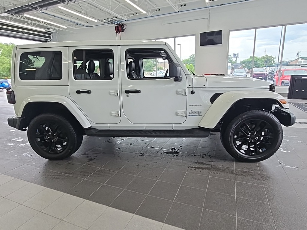 2023 Jeep Wrangler Sahara 4xe photo 4