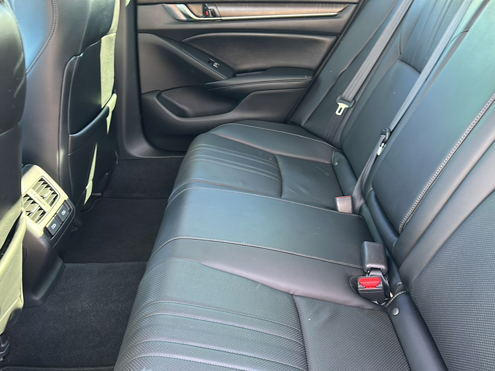 2021 Honda Accord Hybrid EX-L photo 4