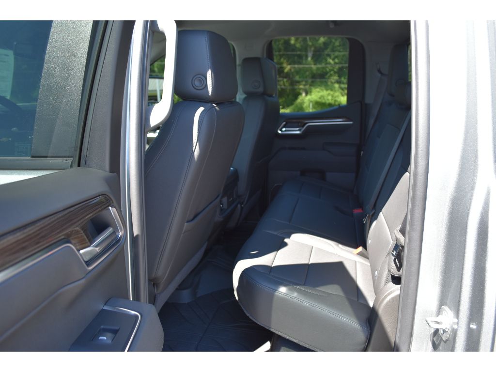 2025 Chevrolet Silverado 1500 LT photo 15