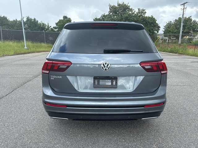 2020 Volkswagen Tiguan SE R-Line Black photo 2