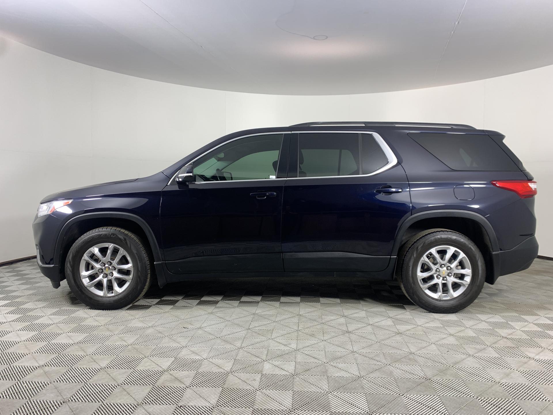 2020 Chevrolet Traverse photo 2