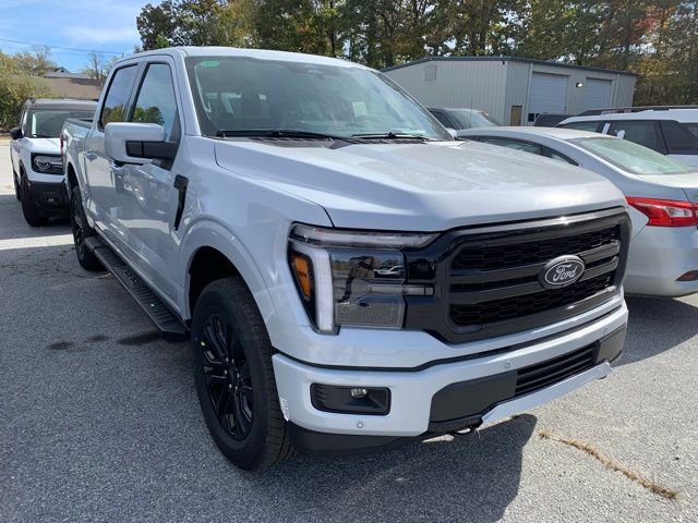 2025 Ford F-150 Lariat photo 2