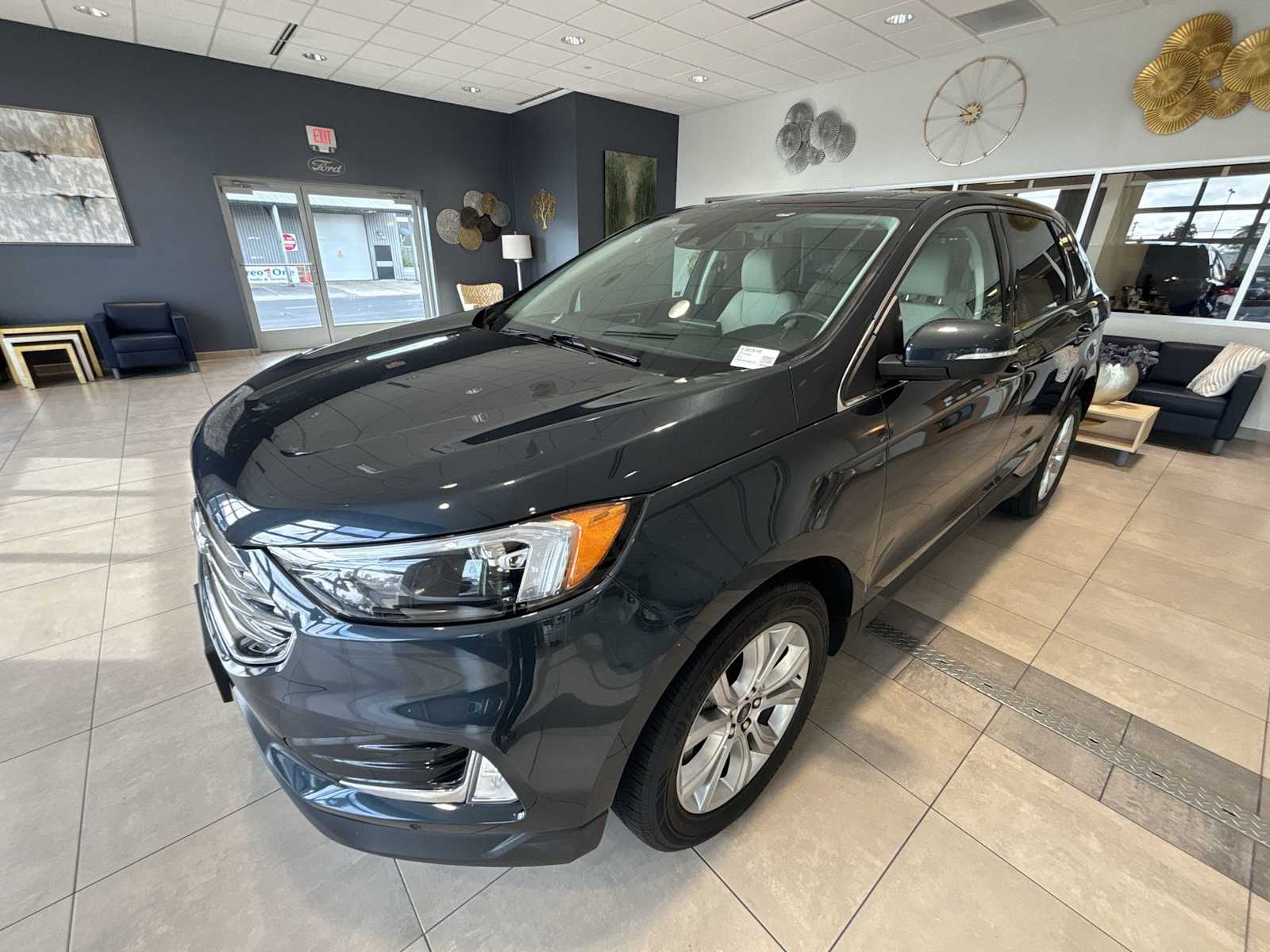 2024 Ford Edge Titanium photo 7