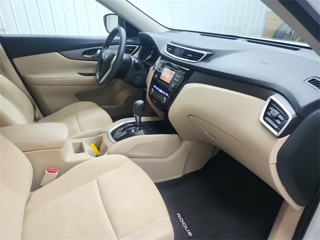 2016 Nissan Rogue SV photo 33