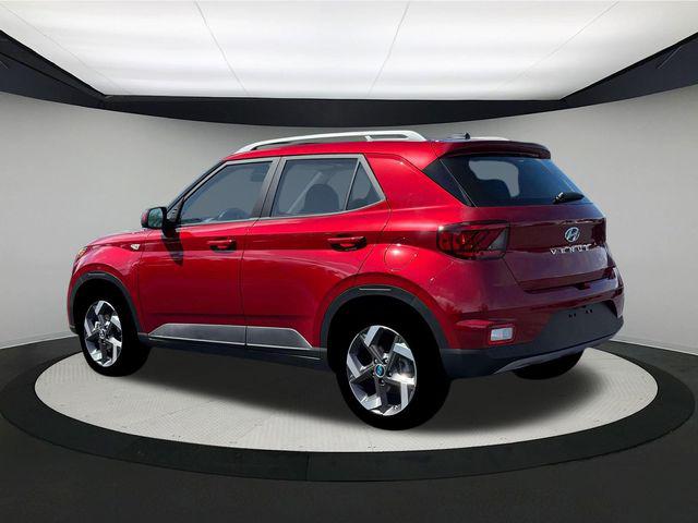 2026 Hyundai Venue SEL photo 3