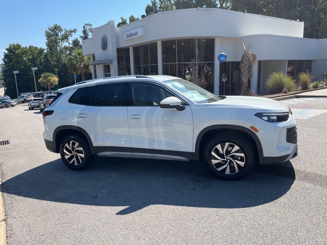 2025 Volkswagen Tiguan S photo 2