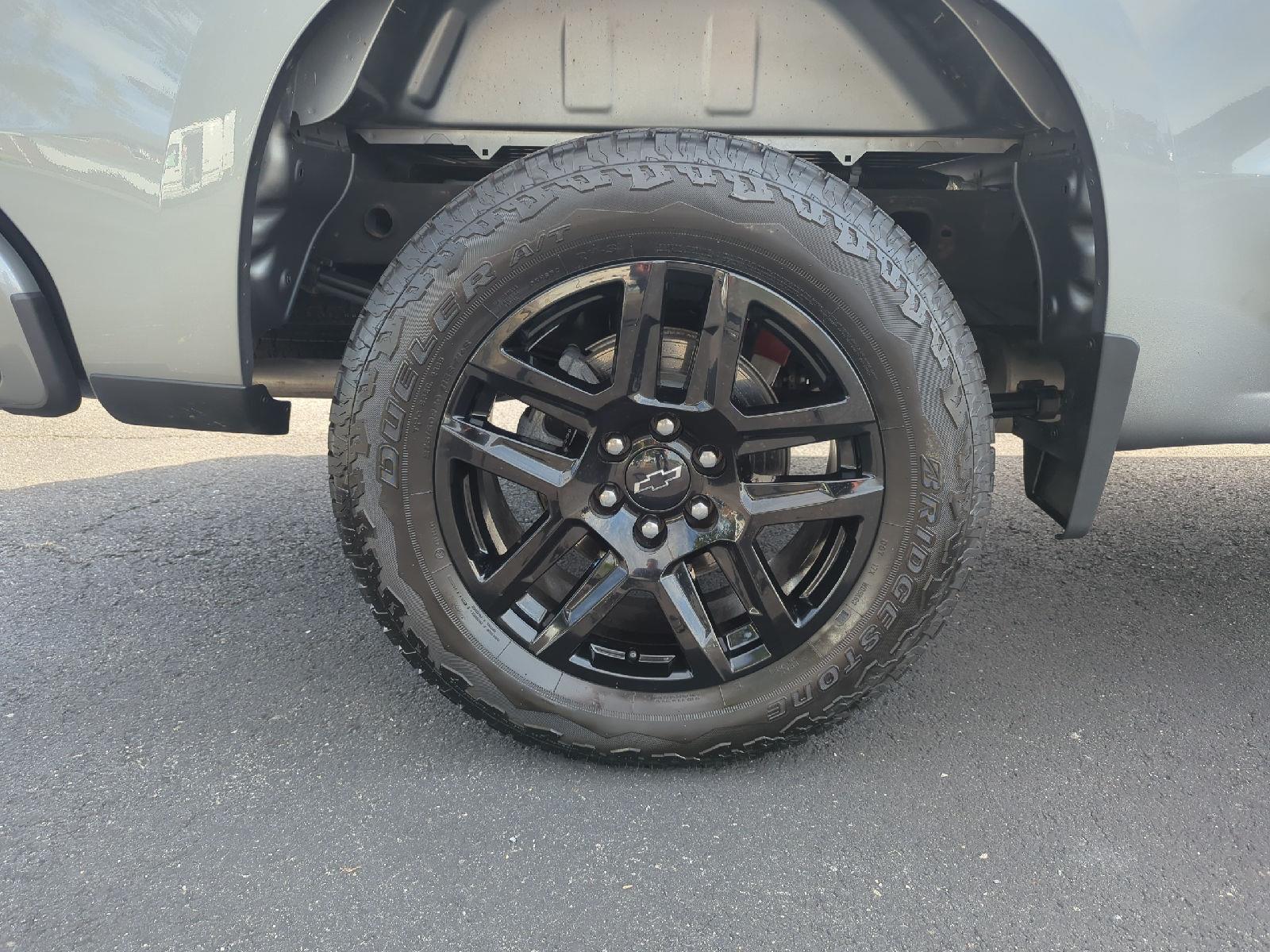 2023 Chevrolet Silverado 1500 RST photo 18