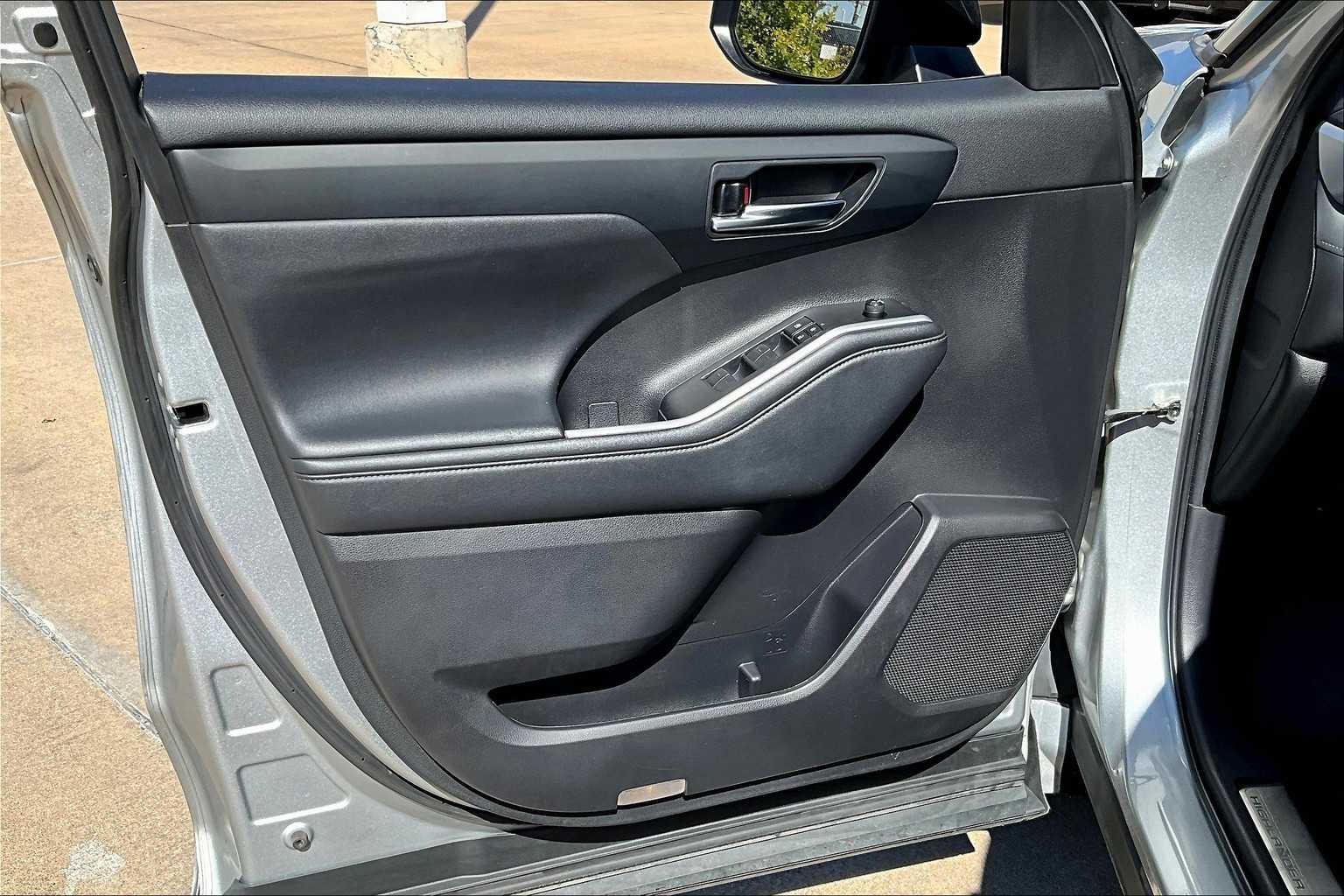 2022 Toyota Highlander XSE photo 24
