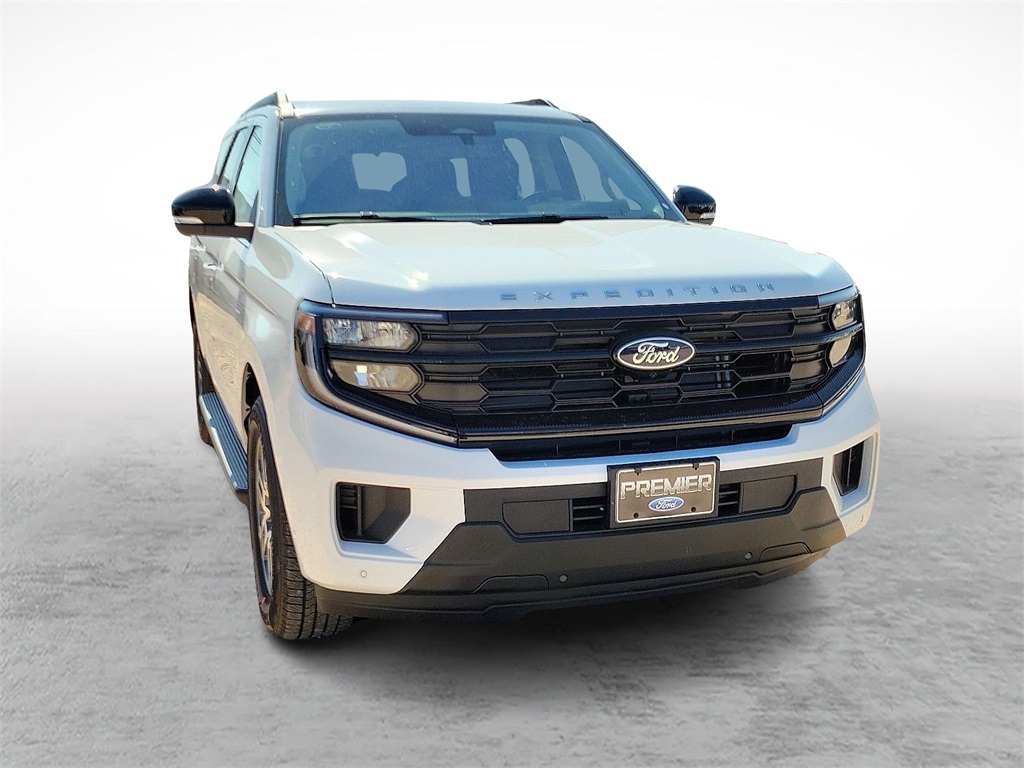 2025 Ford Expedition photo 2