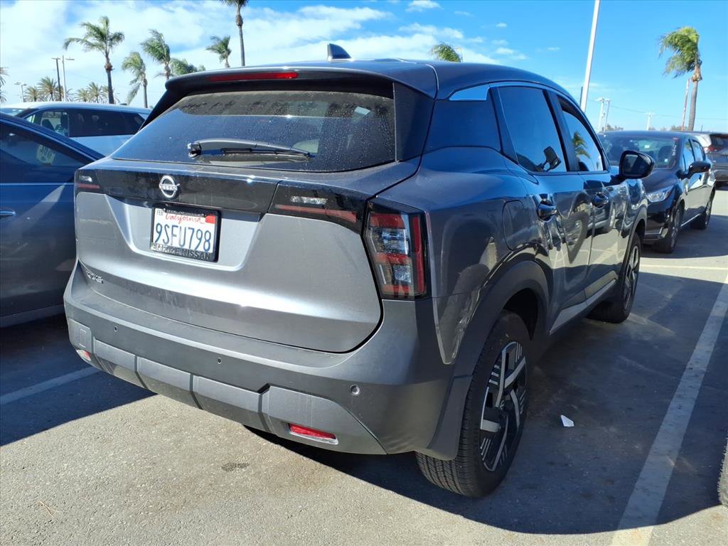 2025 Nissan Kicks SV photo 2