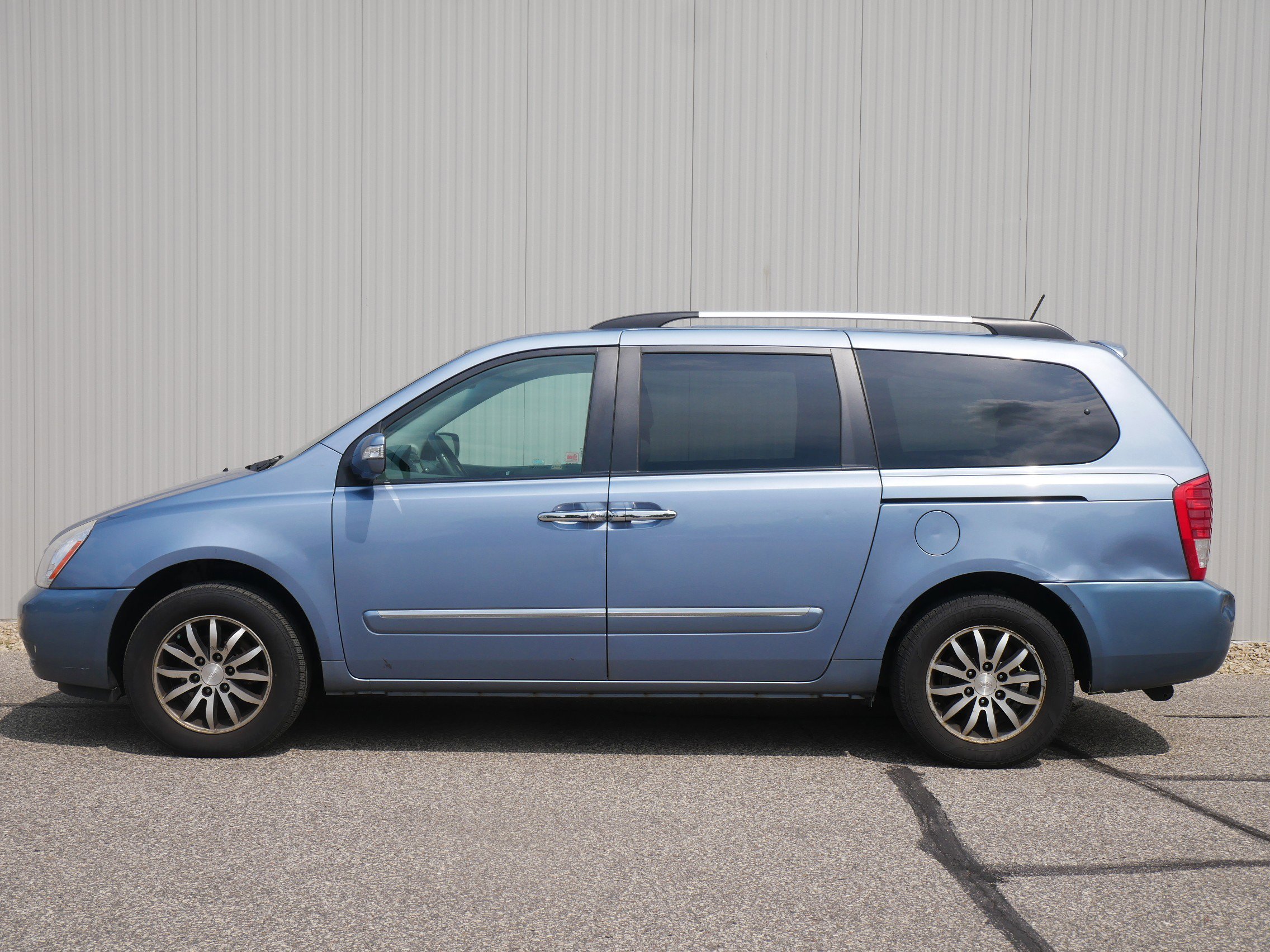 Used 2012 Kia Sedona EX with VIN KNDMH4C72C6419818 for sale in Hastings, Minnesota