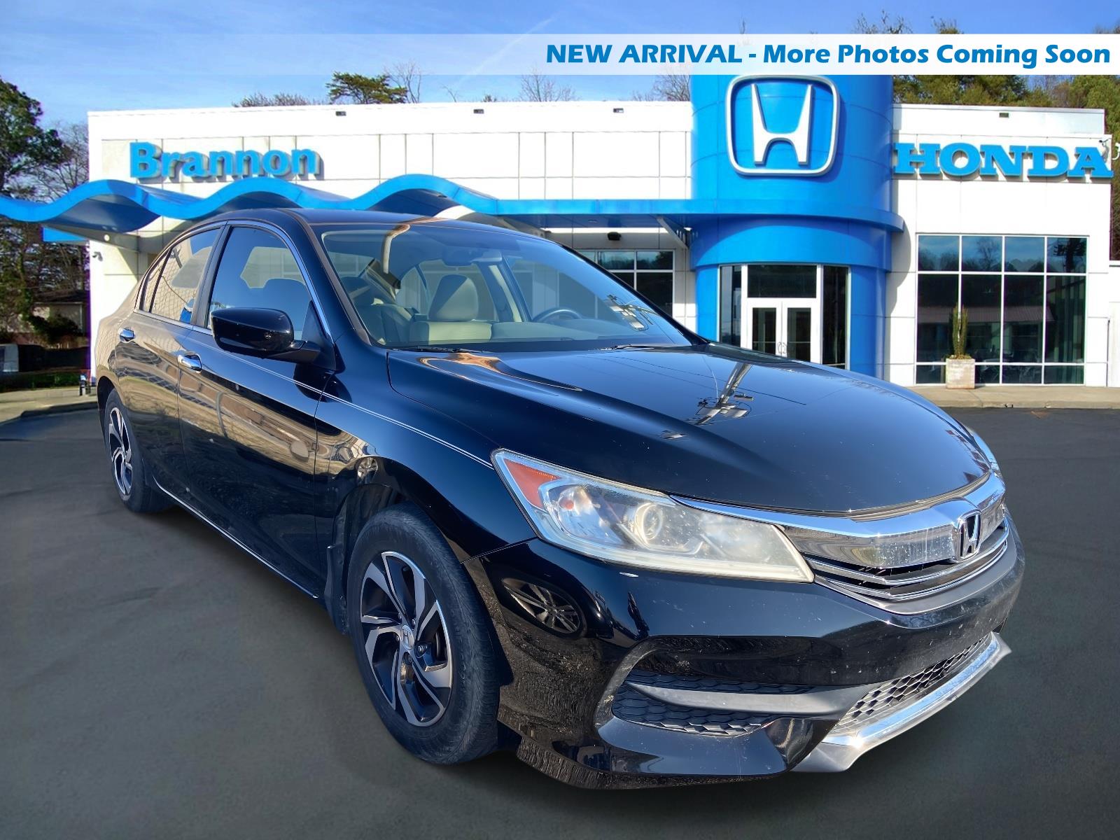 2017 Honda Accord LX's photo