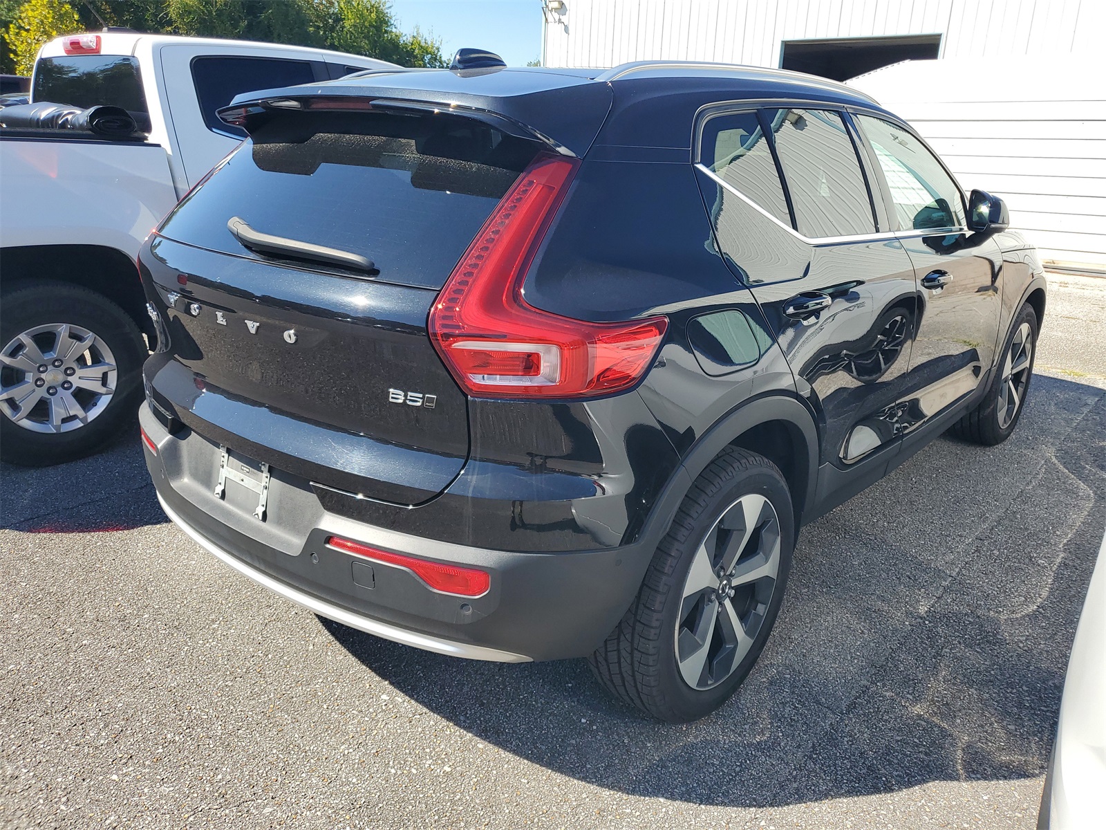 2023 Volvo XC40 Plus photo 4