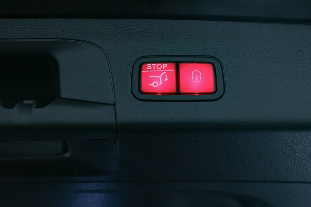 2025 Mercedes Benz GLS 450 4MATIC photo 11