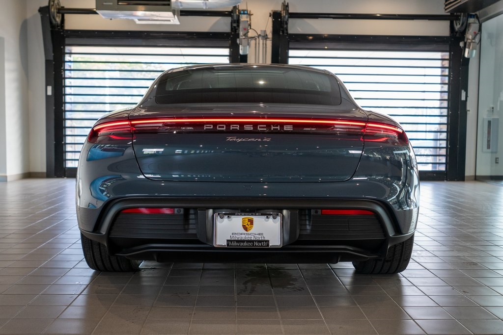 2025 Porsche Taycan 4 photo 10