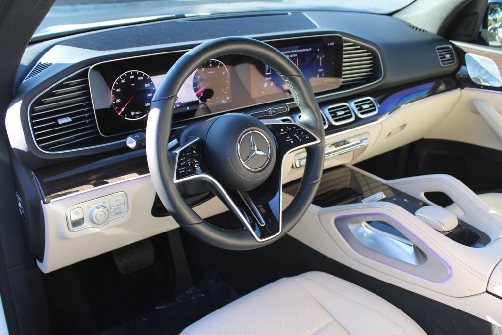 2025 Mercedes Benz GLE 450 4MATIC photo 2